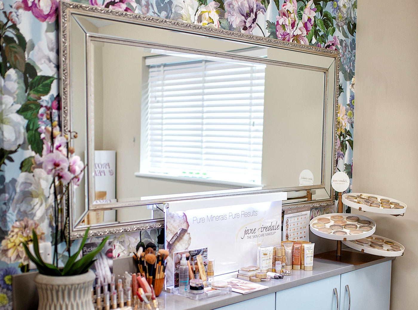 Exclusive Beauty & Eyebrow Design  Private Clinic in Newry Advanced Nutrition Programme & Jane Iredale make up Environ Facials using Advanced DF Technology,  Cool Peels, Microneedling, Radiofrequency, Bespoke Facials, Semi permanent Makeup